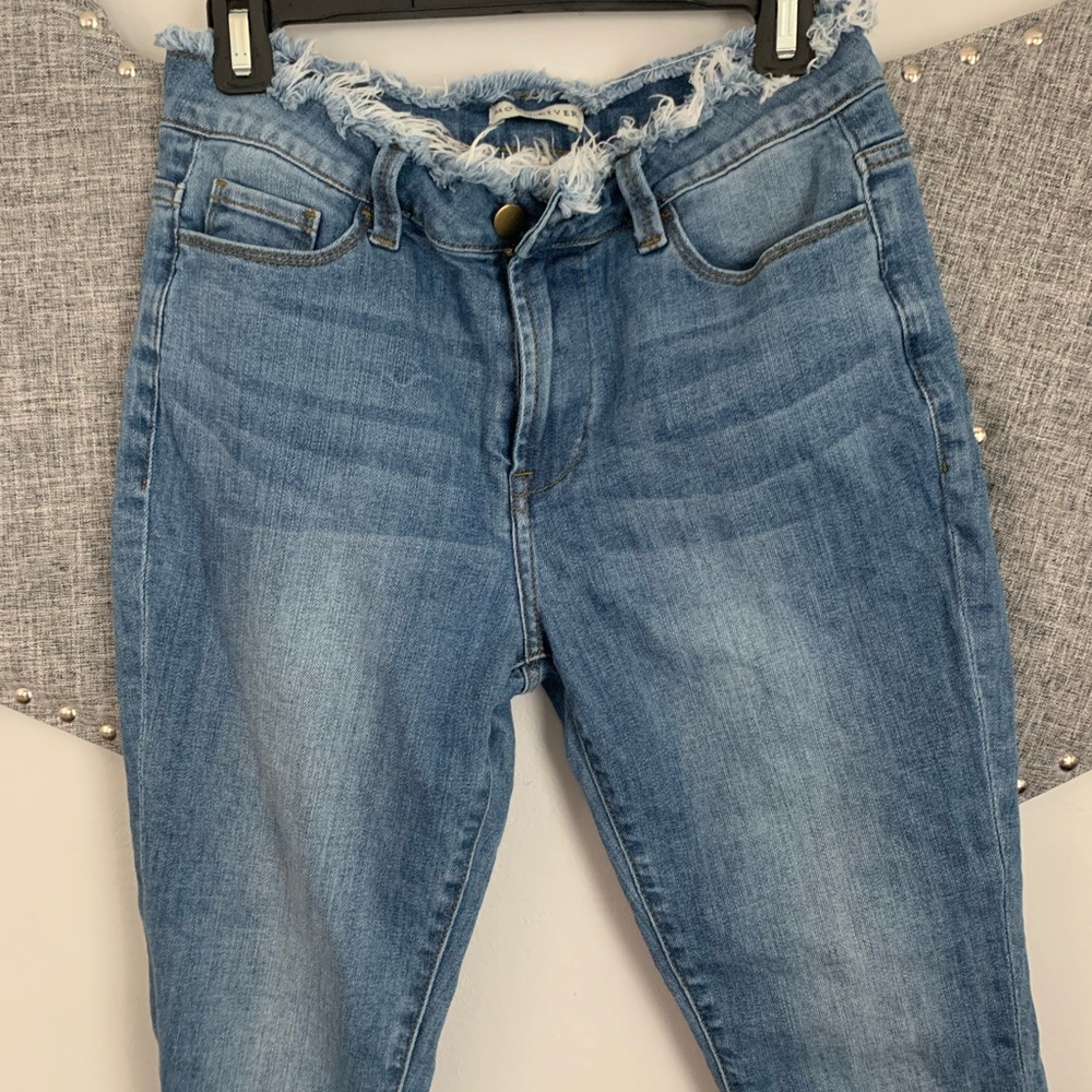 Moon River Raw Hem & Waist High Rise Jeans Size 28